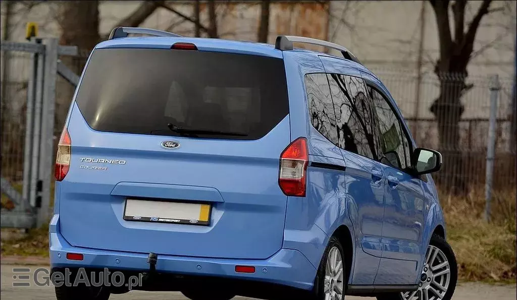 FORD Tourneo Courier 