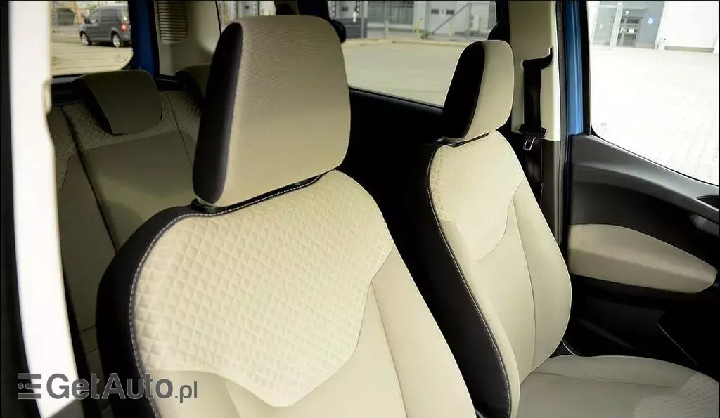 FORD Tourneo Courier 