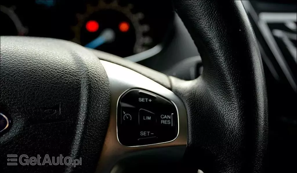 FORD Tourneo Courier 