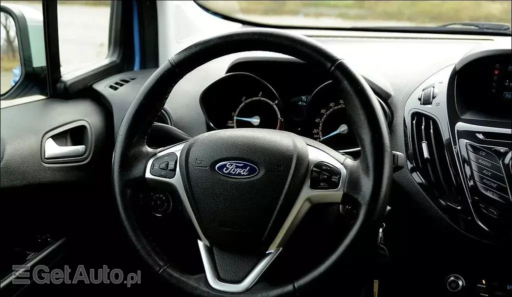 FORD Tourneo Courier 