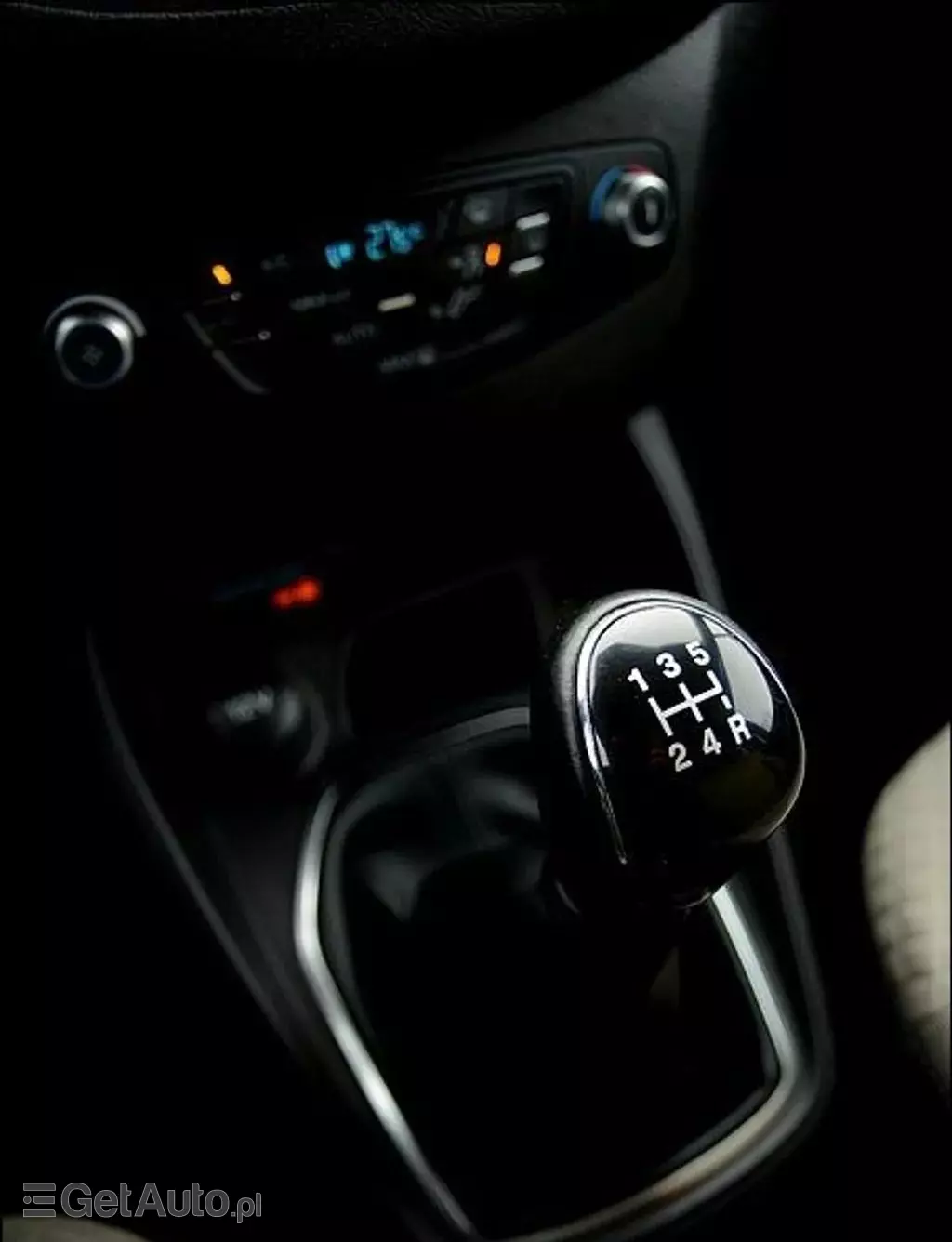 FORD Tourneo Courier 