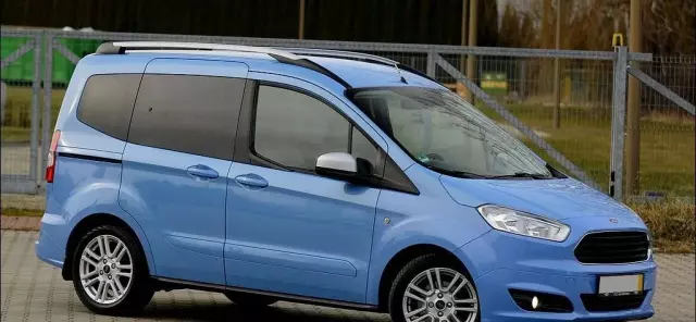 FORD Tourneo Courier 