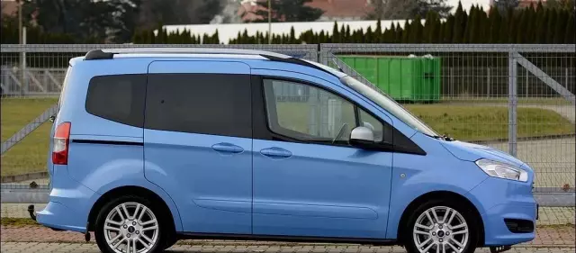 FORD Tourneo Courier 