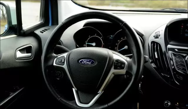 FORD Tourneo Courier 