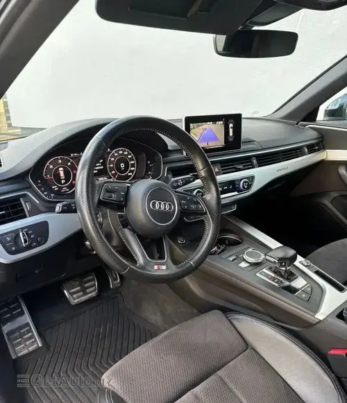 AUDI A4 