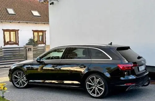 AUDI A4 
