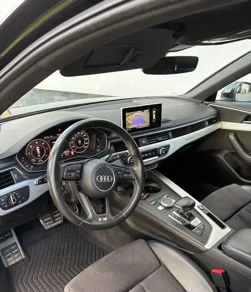 AUDI A4 