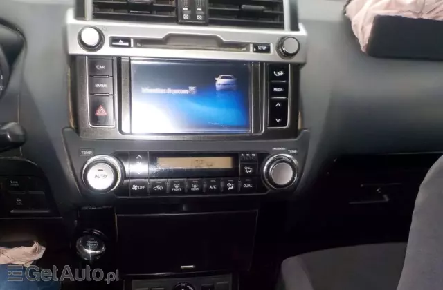 TOYOTA Land Cruiser LC 3.0 D-4D Sol