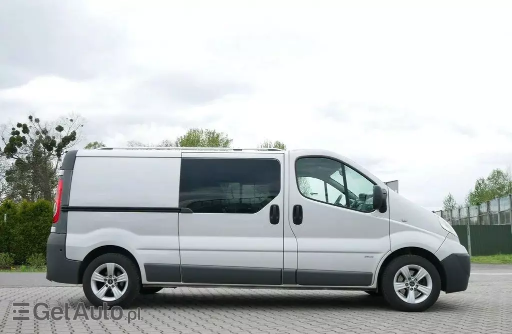 OPEL Vivaro 