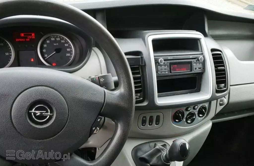 OPEL Vivaro 