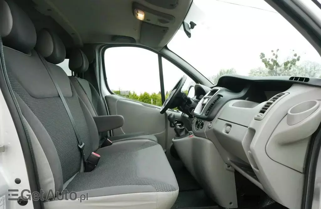 OPEL Vivaro 
