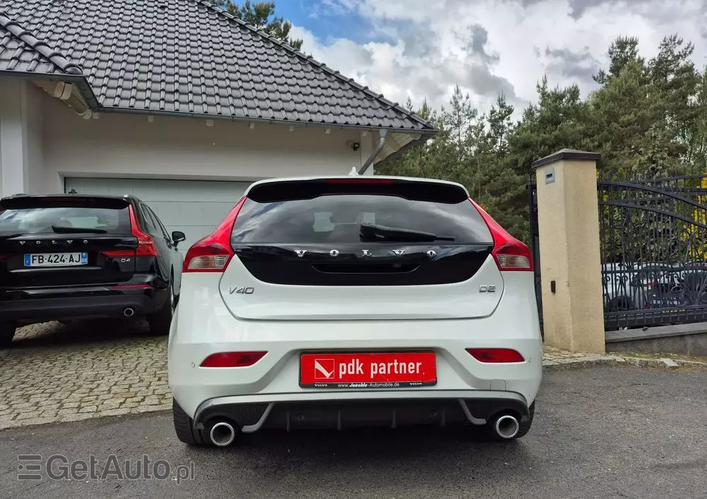 VOLVO V40 D2 Drive-E R-Design Momentum