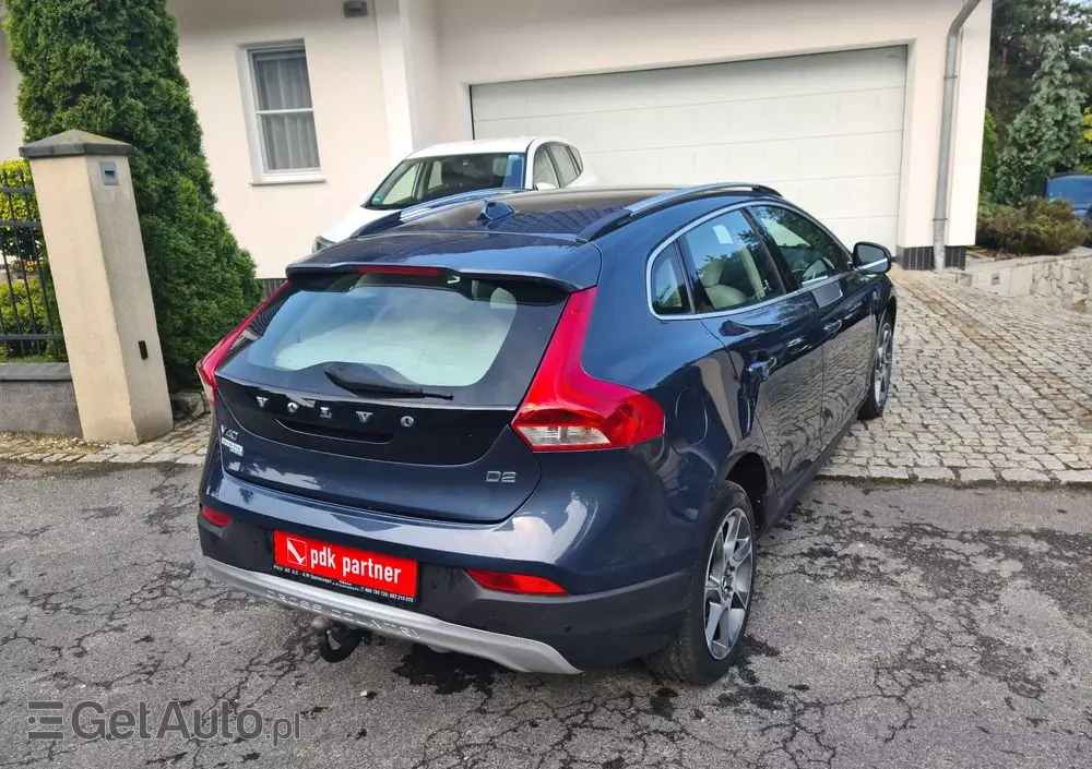 VOLVO V40 D2 Drive-E R-Design Momentum