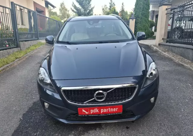 VOLVO V40 D2 Drive-E R-Design Momentum