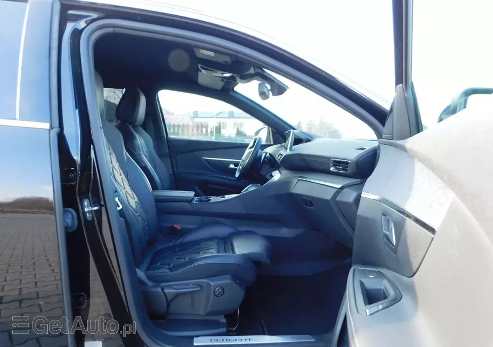 PEUGEOT 5008 1.6 PureTech GT Line S&S EAT8