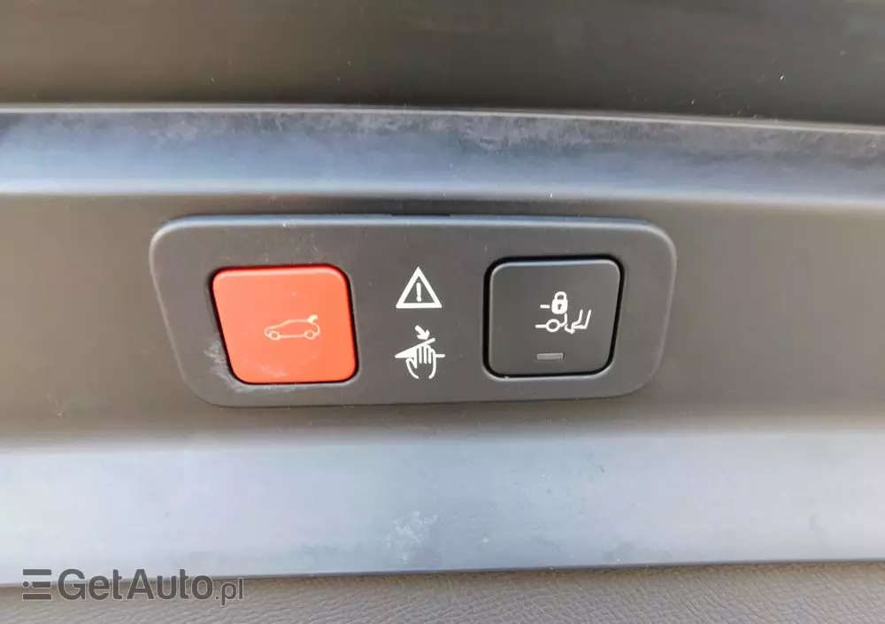 PEUGEOT 5008 1.6 PureTech GT Line S&S EAT8