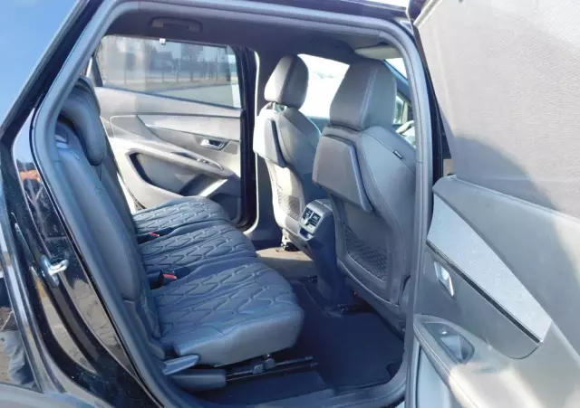 PEUGEOT 5008 1.6 PureTech GT Line S&S EAT8