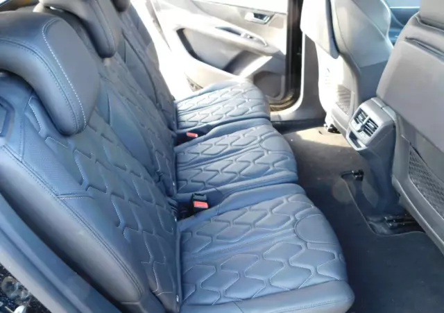 PEUGEOT 5008 1.6 PureTech GT Line S&S EAT8