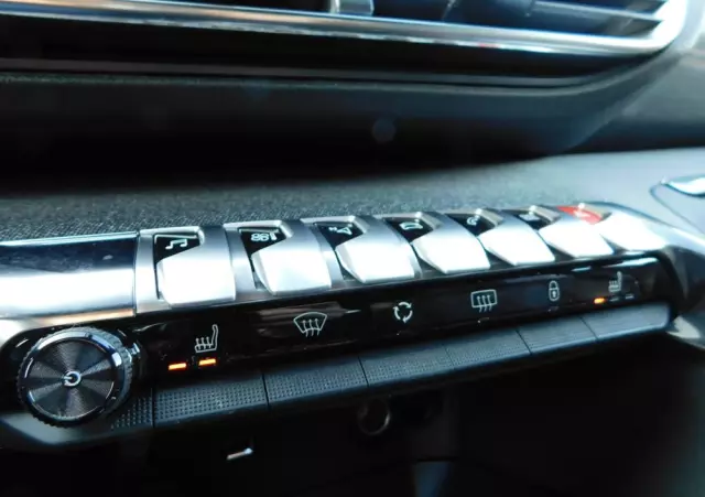 PEUGEOT 5008 1.6 PureTech GT Line S&S EAT8