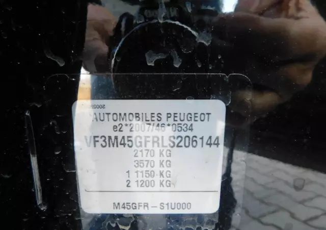 PEUGEOT 5008 1.6 PureTech GT Line S&S EAT8