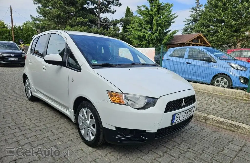 MITSUBISHI Colt 