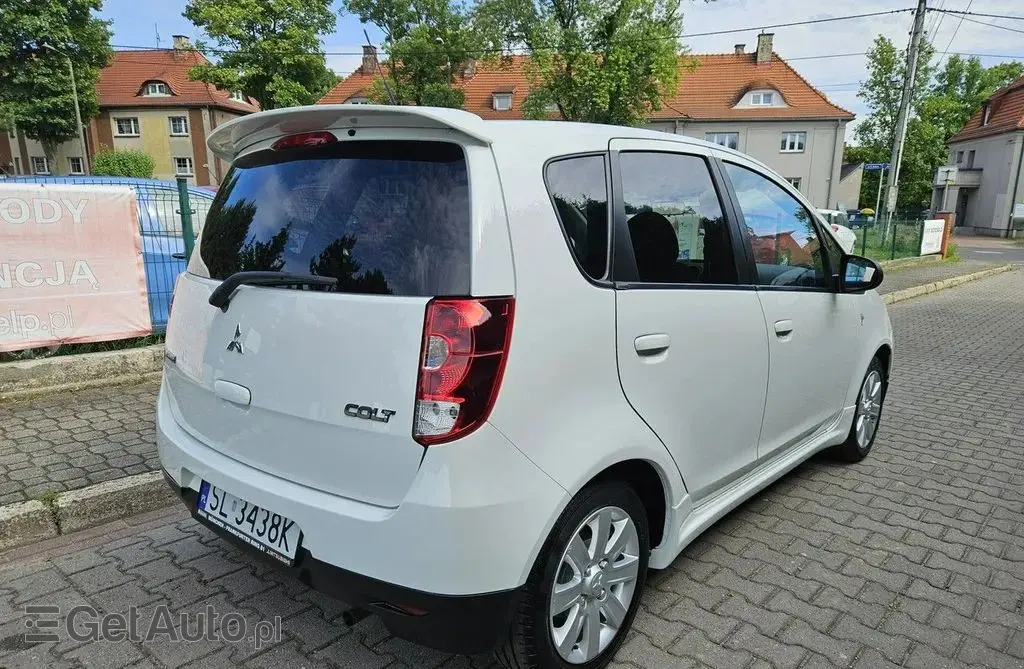 MITSUBISHI Colt 