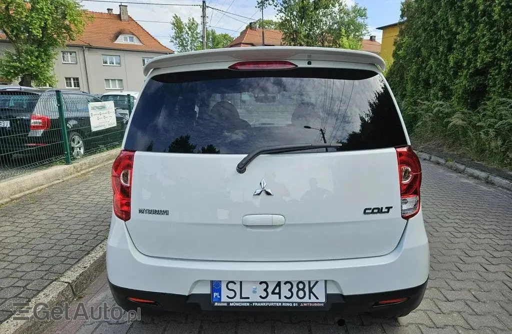 MITSUBISHI Colt 