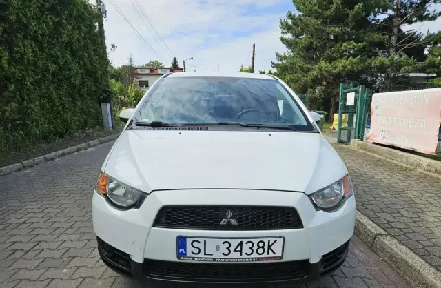 MITSUBISHI Colt 