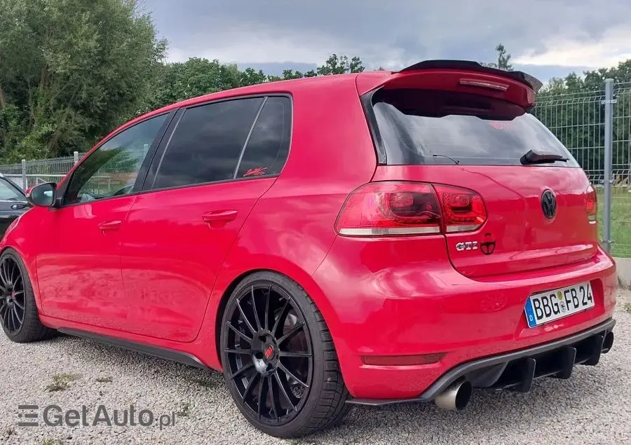 VOLKSWAGEN Golf VI 2.0 TSI GTI