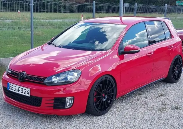 VOLKSWAGEN Golf VI 2.0 TSI GTI
