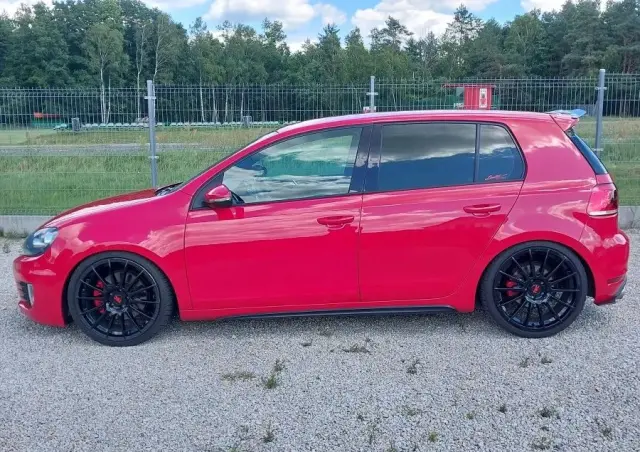 VOLKSWAGEN Golf VI 2.0 TSI GTI