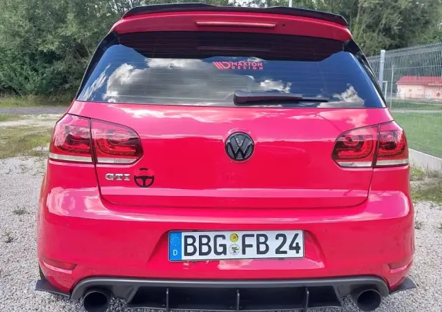 VOLKSWAGEN Golf VI 2.0 TSI GTI