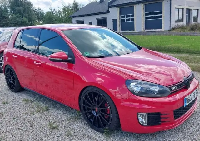 VOLKSWAGEN Golf VI 2.0 TSI GTI