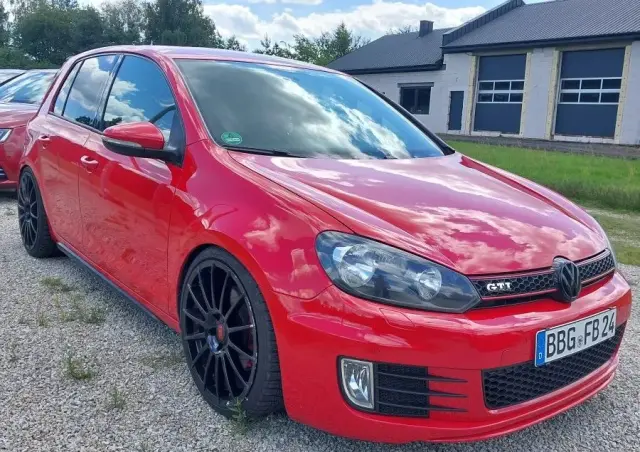 VOLKSWAGEN Golf VI 2.0 TSI GTI