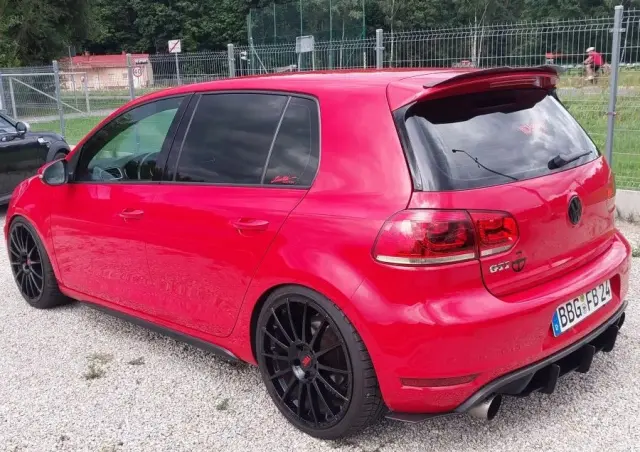 VOLKSWAGEN Golf VI 2.0 TSI GTI