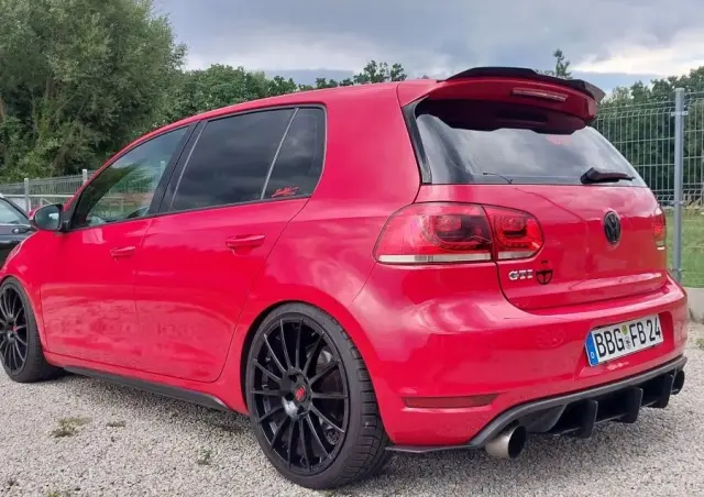 VOLKSWAGEN Golf VI 2.0 TSI GTI