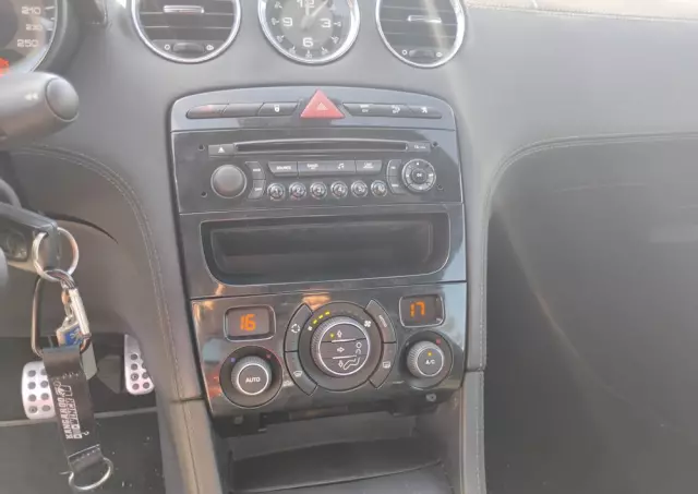 PEUGEOT RCZ 1.6 155 THP Onyx