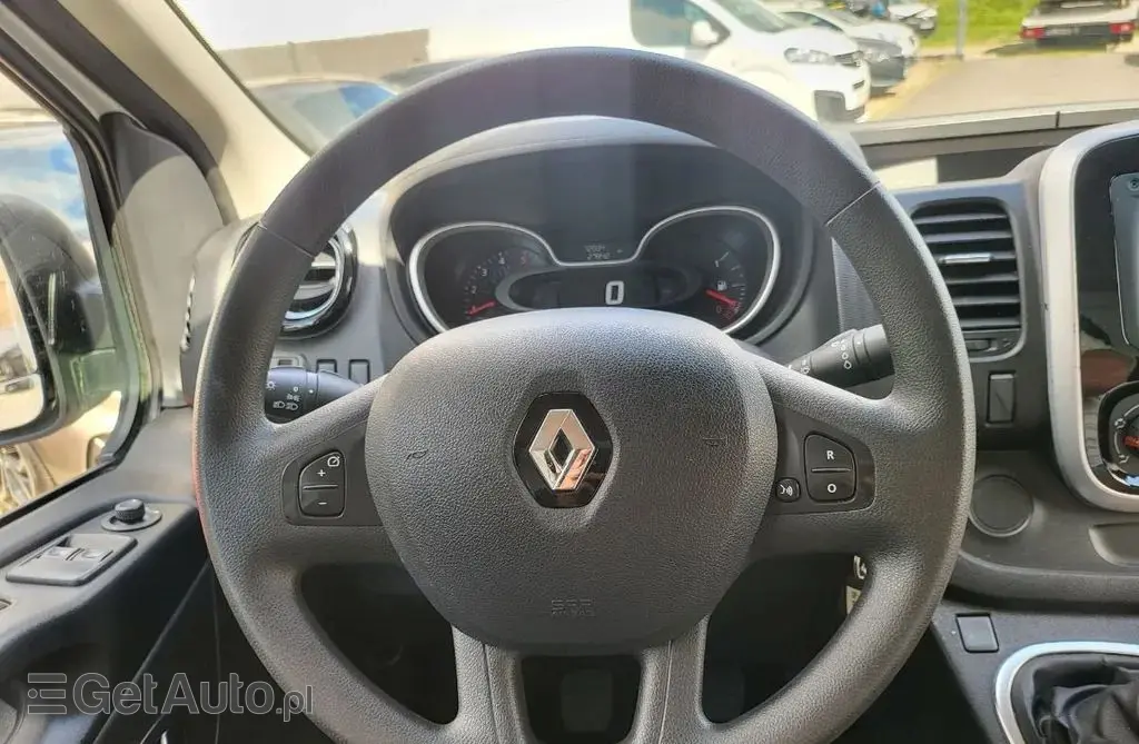 RENAULT Trafic 