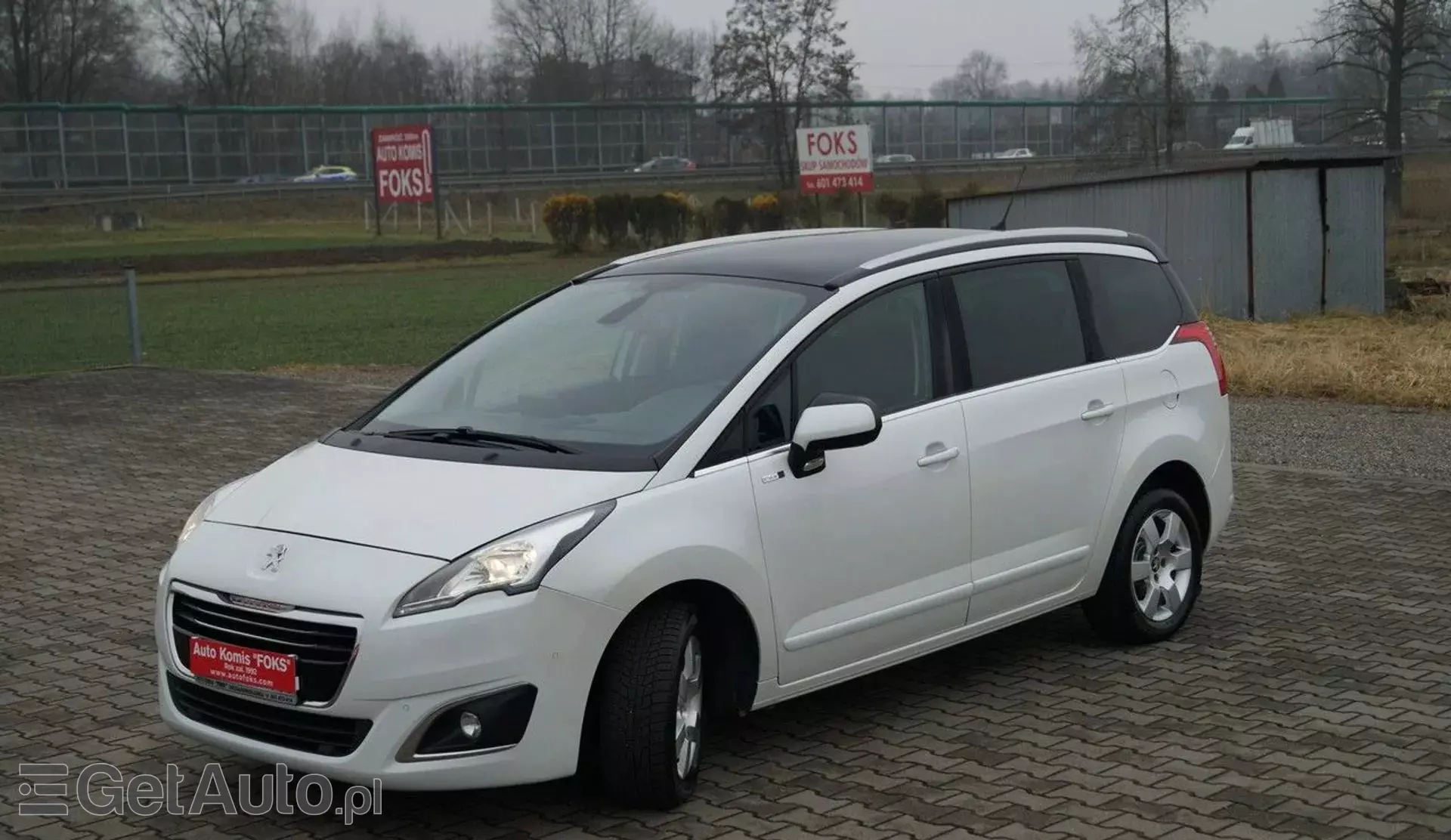 PEUGEOT 5008 