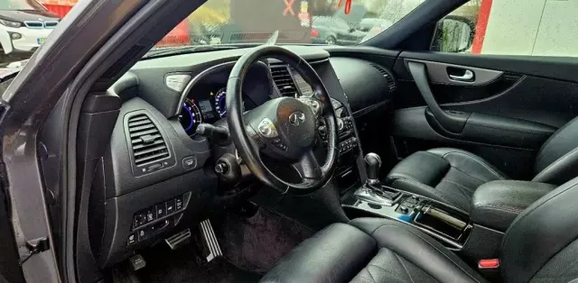 INFINITI Qx70 