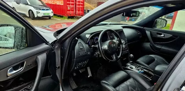INFINITI Qx70 