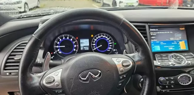 INFINITI Qx70 