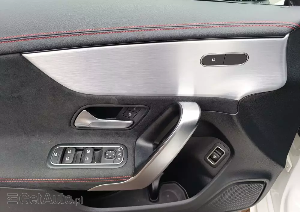 MERCEDES-BENZ CLA 220 7G-DCT