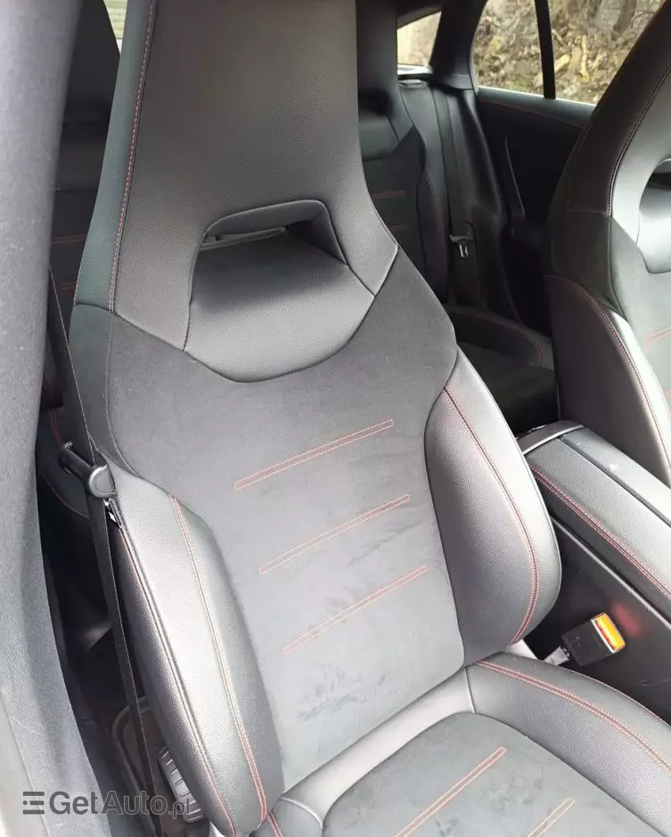 MERCEDES-BENZ CLA 220 7G-DCT