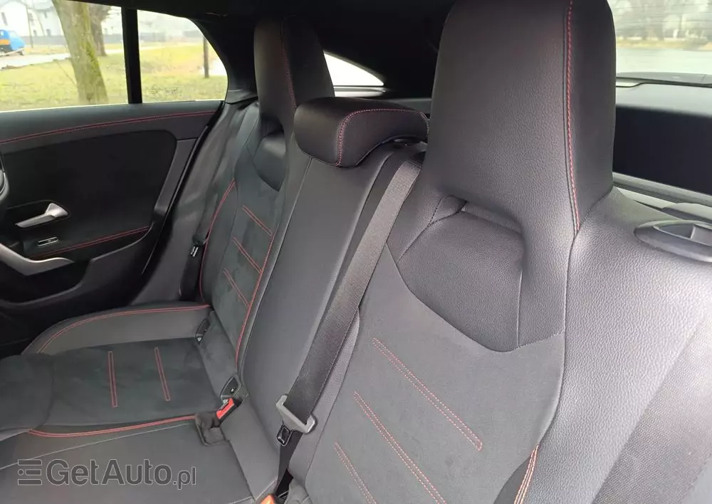 MERCEDES-BENZ CLA 220 7G-DCT