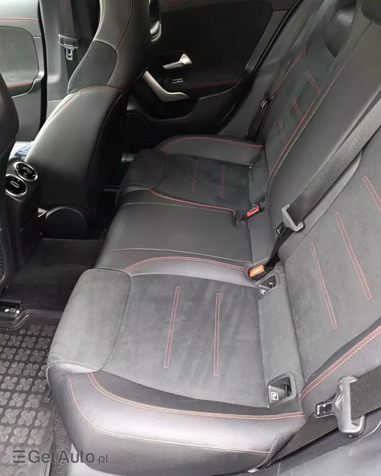 MERCEDES-BENZ CLA 220 7G-DCT