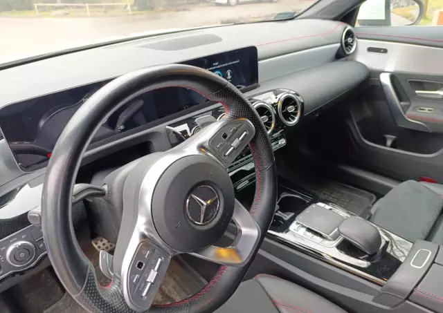 MERCEDES-BENZ CLA 220 7G-DCT