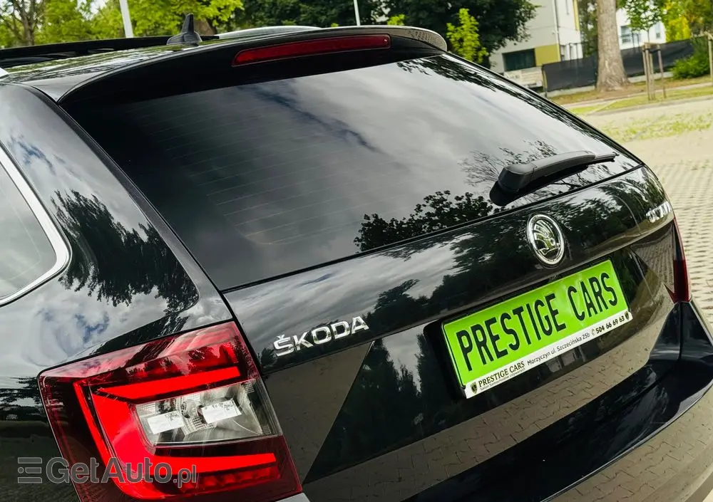 SKODA Octavia 1.6 TDI DSG Premium Edition