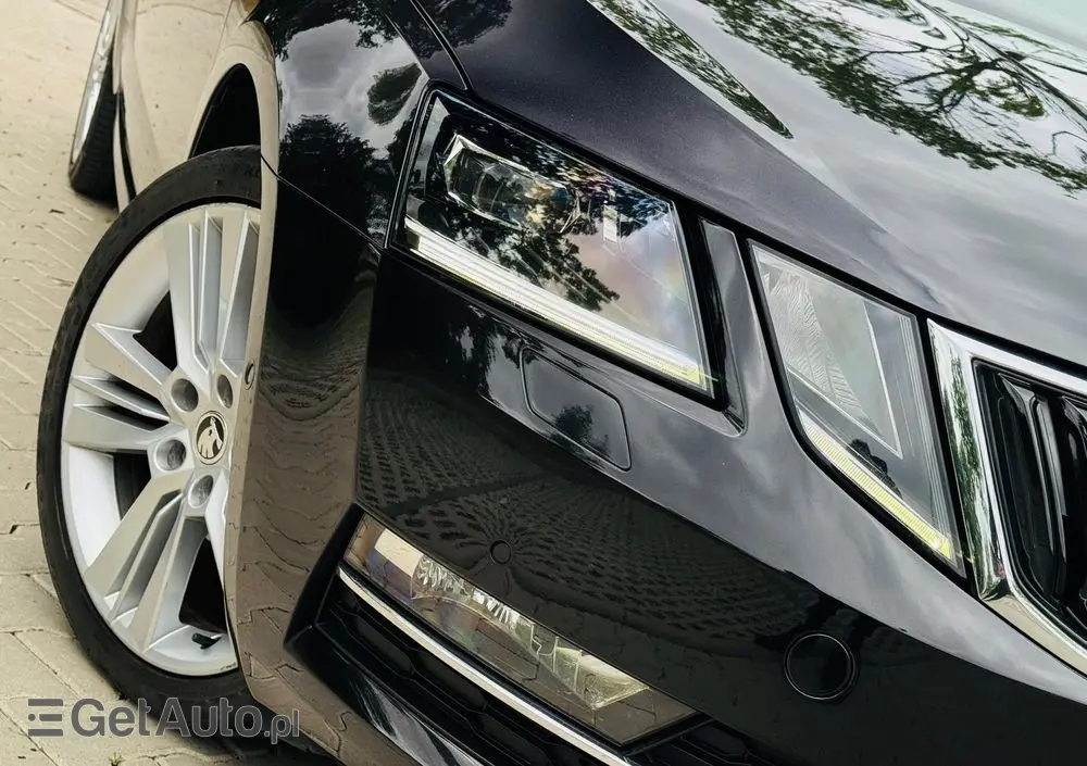 SKODA Octavia 1.6 TDI DSG Premium Edition