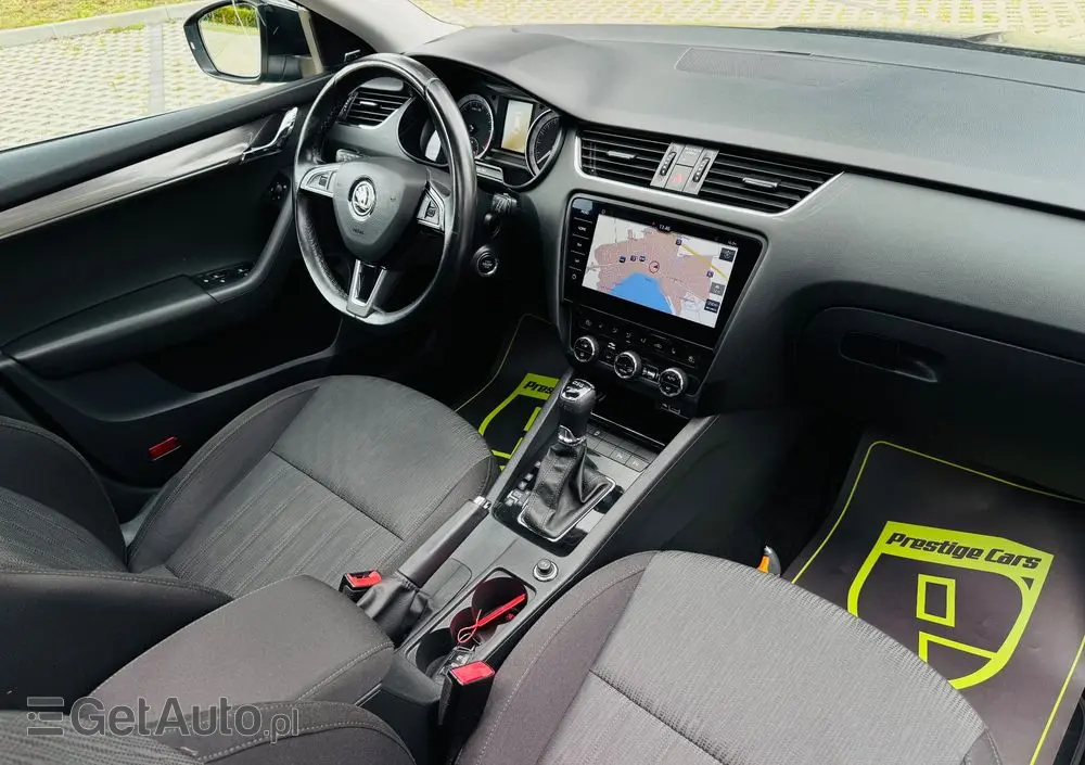 SKODA Octavia 1.6 TDI DSG Premium Edition